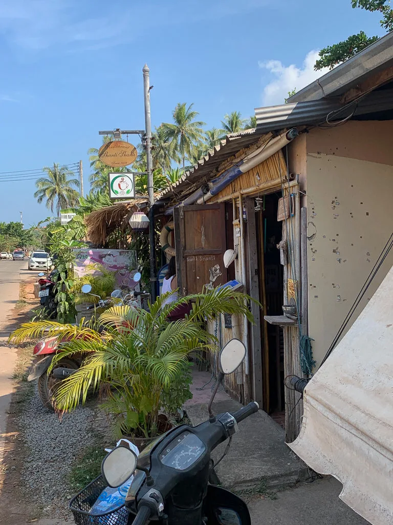 Shanti Shanti Restaurant Koh Lanta Outside