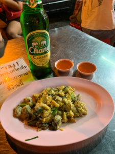 oyster omelette bangkok street food